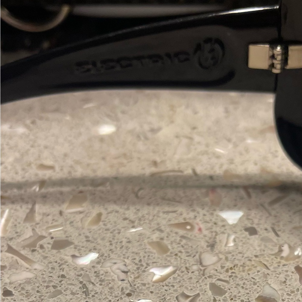 Electric Varla Sunglasses Black - Picture 5 of 7